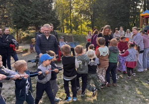 Przeciąganie liny - kto wygra?