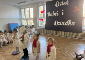 Dzieci z I grupy podczas występu