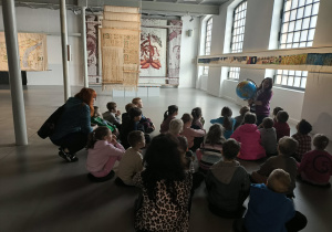 Pokaz kontynentów na globusie