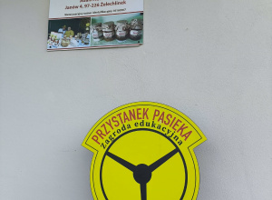 Na wycieczce w pasiece pszczelej