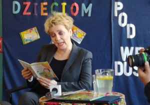 pani prezydent czyta dzieciom1